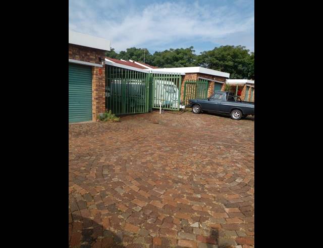 2 BEDROOM TOWNHOUSE FOR SALE IN WITFIELD